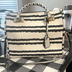 Gianni bini shouler or cross body, great condition.